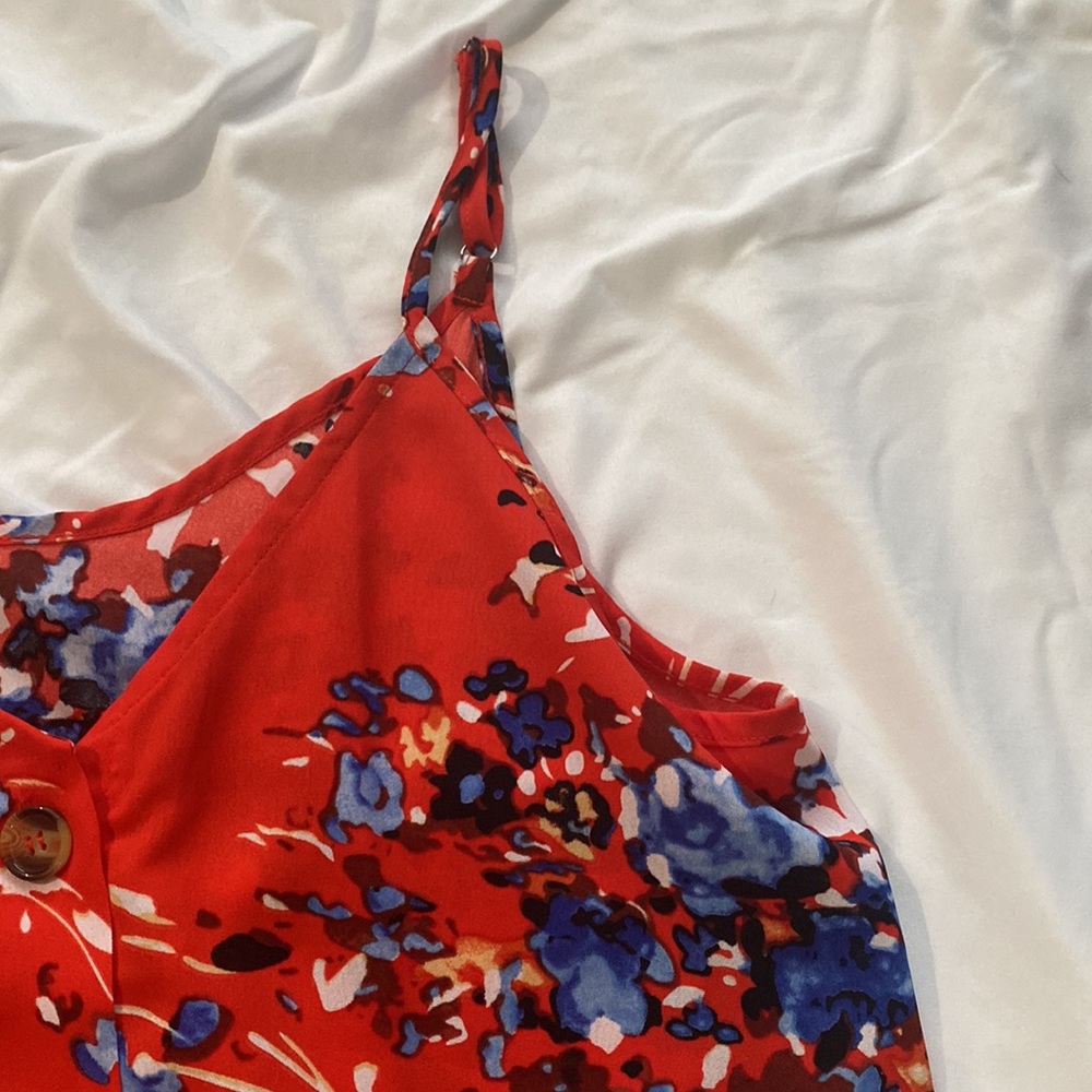 Red pattern tank - Picture 3 of 3